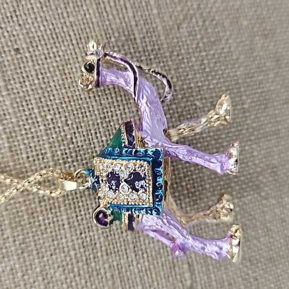 Betsey Johnson Camel Necklace - Picture 5 of 7